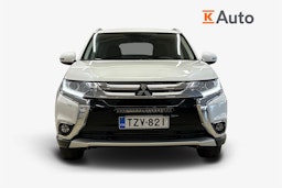 valkoinen Mitsubishi Outlander 2016 kuva 5.