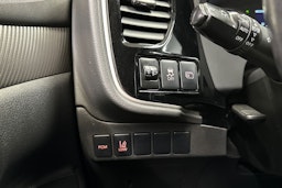 valkoinen Mitsubishi Outlander 2016 kuva 23.