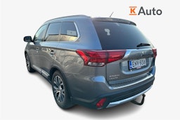 harmaa Mitsubishi Outlander 2016 kuva 2.