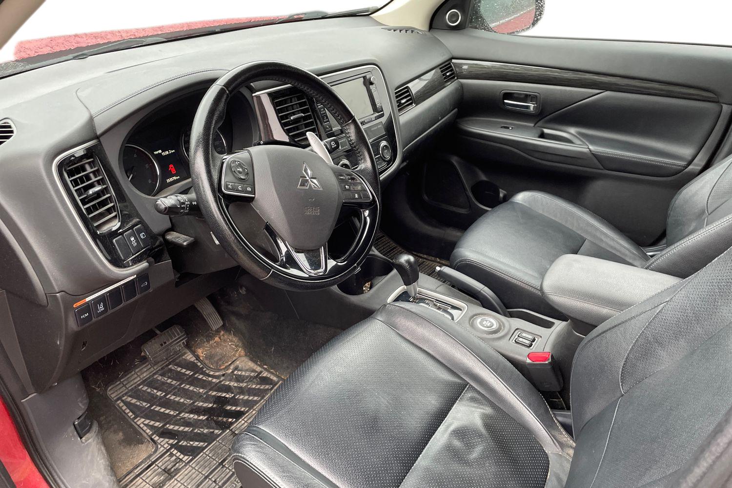 Mitsubishi Outlander 2016, kuva 3/3