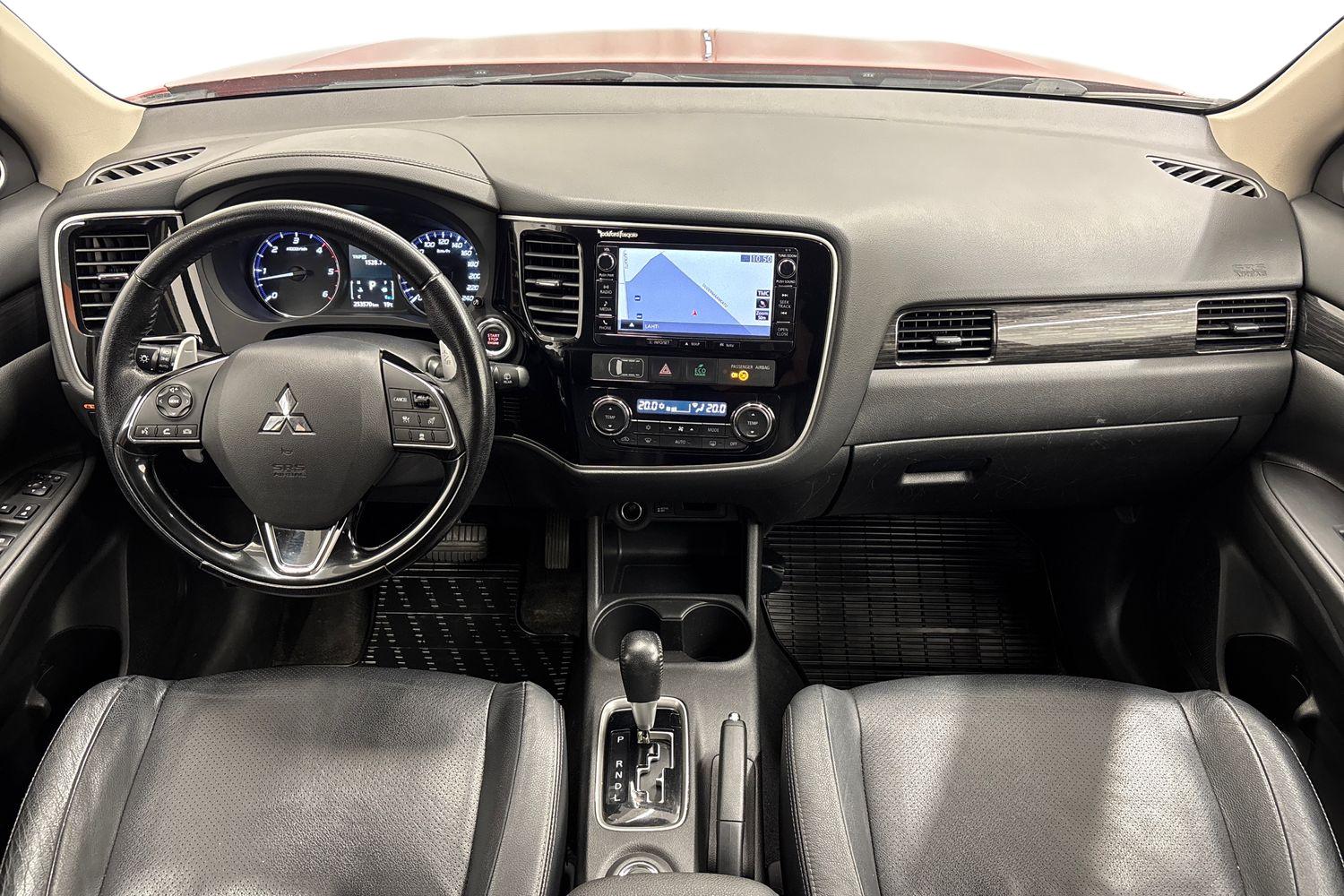 Mitsubishi Outlander 2016, kuva 7/25