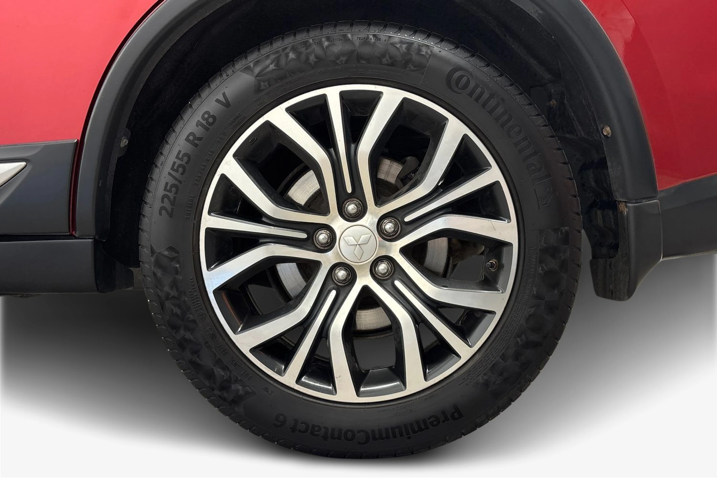 punainen Mitsubishi Outlander 2016 kuva 9.