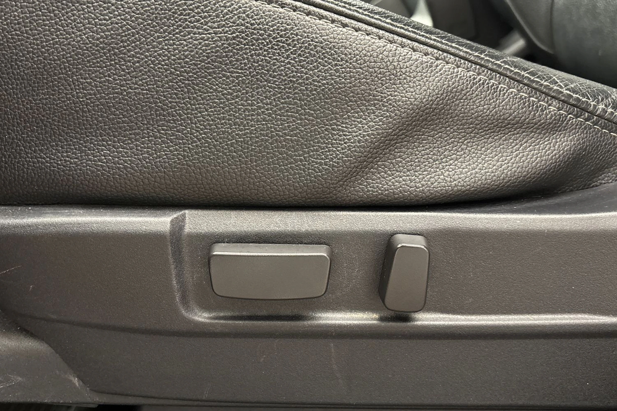 punainen Mitsubishi Outlander 2016 kuva 12.