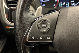 punainen Mitsubishi Outlander 2016 kuva 14.