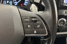 punainen Mitsubishi Outlander 2016 kuva 15.