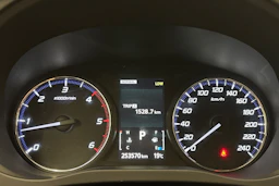 punainen Mitsubishi Outlander 2016 kuva 16.