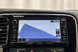 punainen Mitsubishi Outlander 2016 kuva 18.