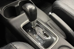 punainen Mitsubishi Outlander 2016 kuva 20.