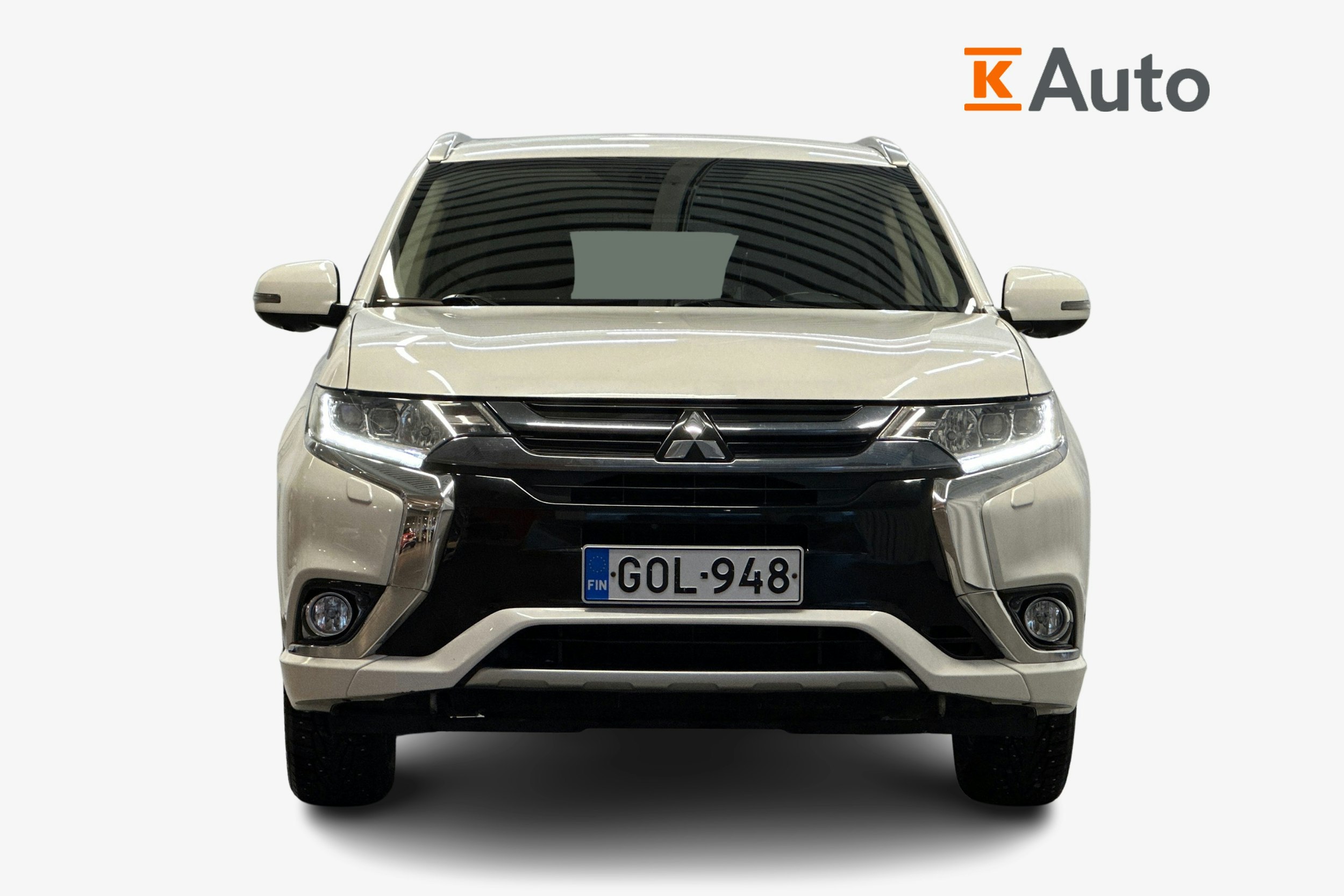 valkoinen Mitsubishi Outlander PHEV 2016 kuva 4.