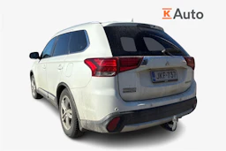 Valkoinen Mitsubishi Outlander 2017 kuva 2.
