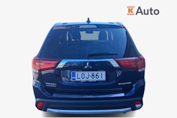sininen Mitsubishi Outlander 2017 kuva 3.