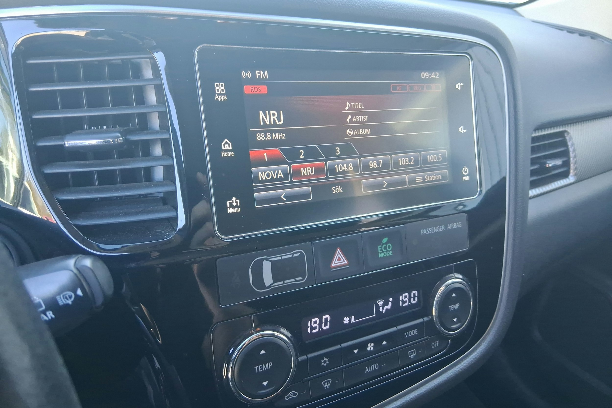 sininen Mitsubishi Outlander 2017 kuva 13.