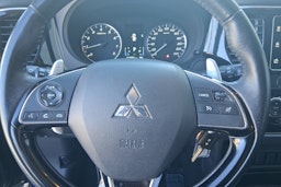sininen Mitsubishi Outlander 2017 kuva 14.