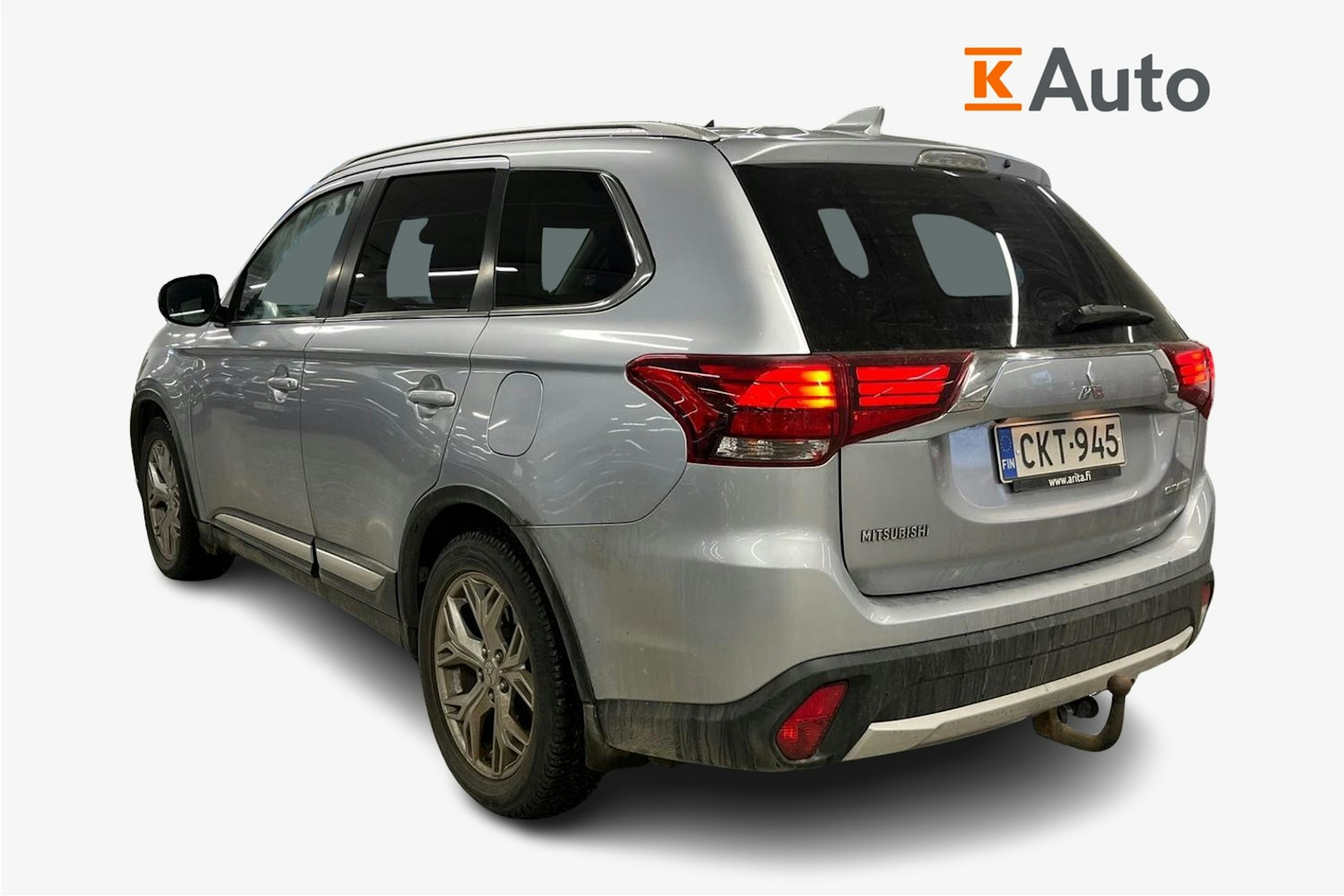 harmaa Mitsubishi Outlander 2018 kuva 2.