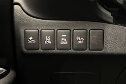 Punainen Mitsubishi Outlander 2018 kuva 15.