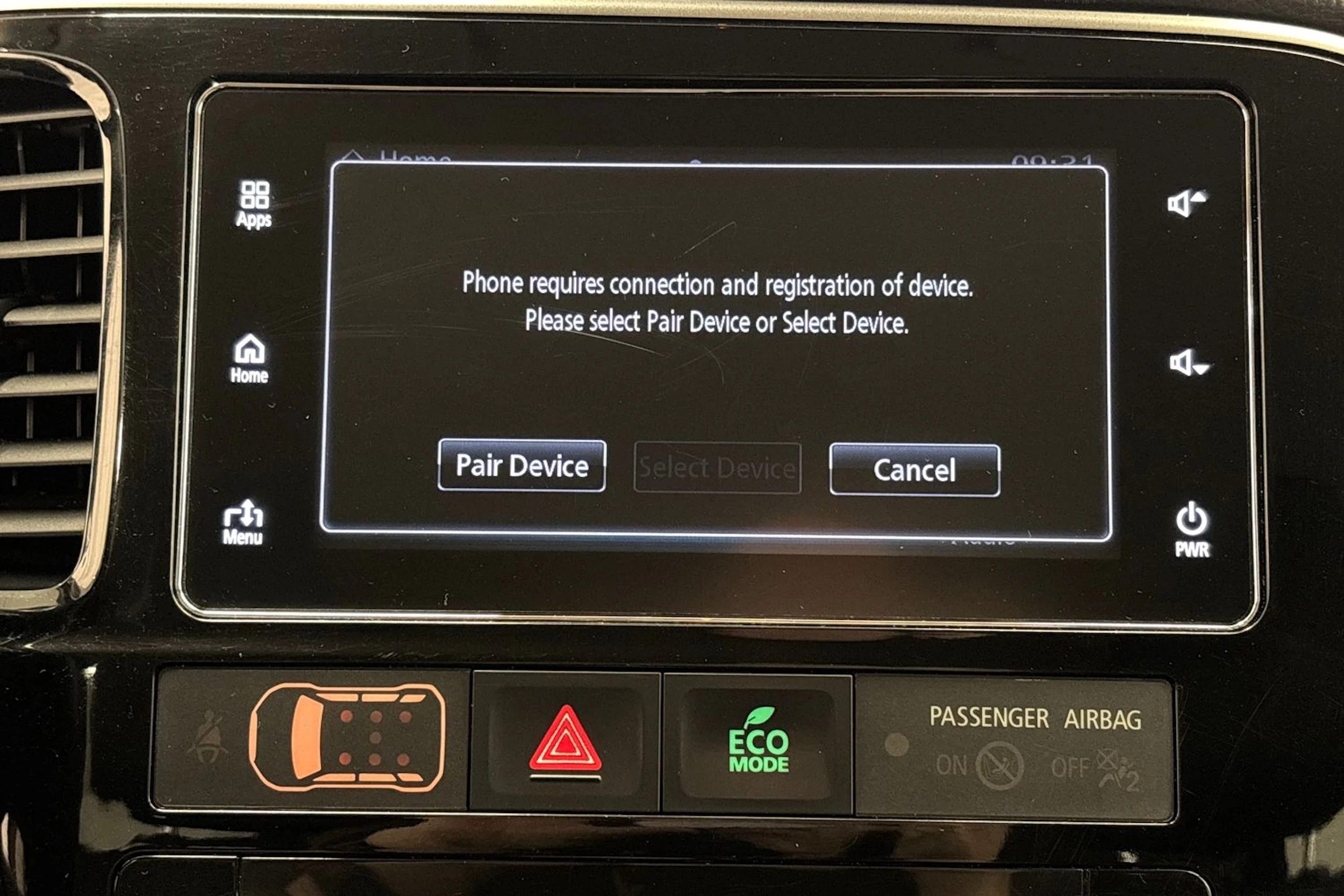 Punainen Mitsubishi Outlander 2018 kuva 20.