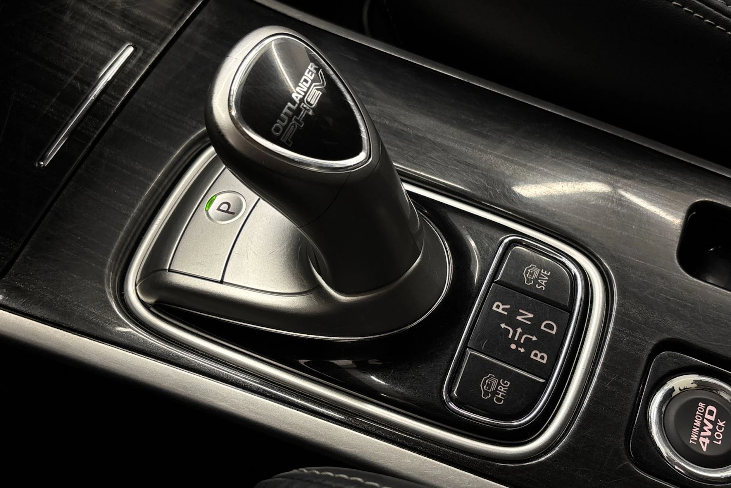 Punainen Mitsubishi Outlander 2018 kuva 25.