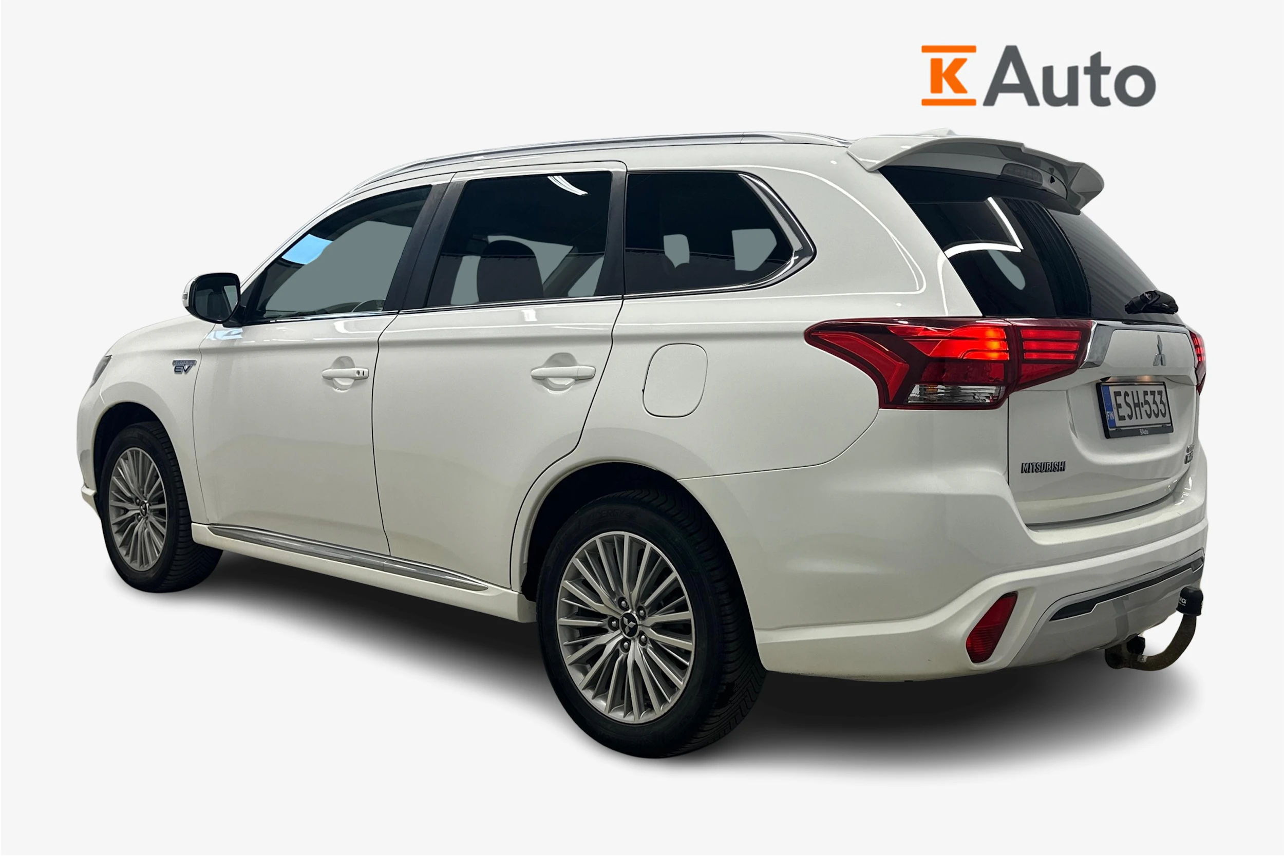 valkoinen Mitsubishi Outlander 2018 kuva 2.