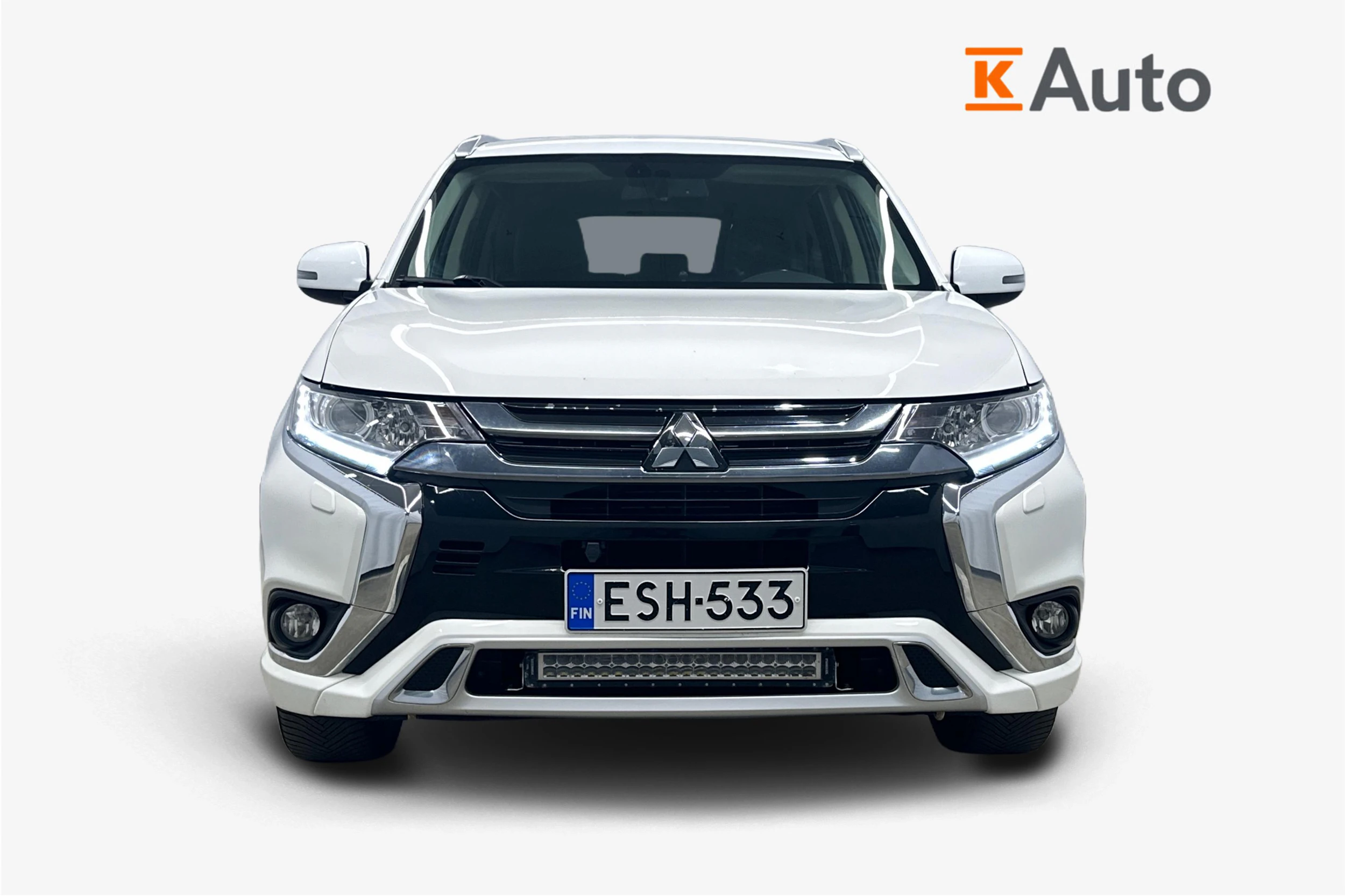valkoinen Mitsubishi Outlander 2018 kuva 4.