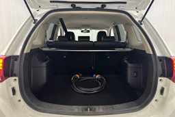 valkoinen Mitsubishi Outlander 2018 kuva 20.