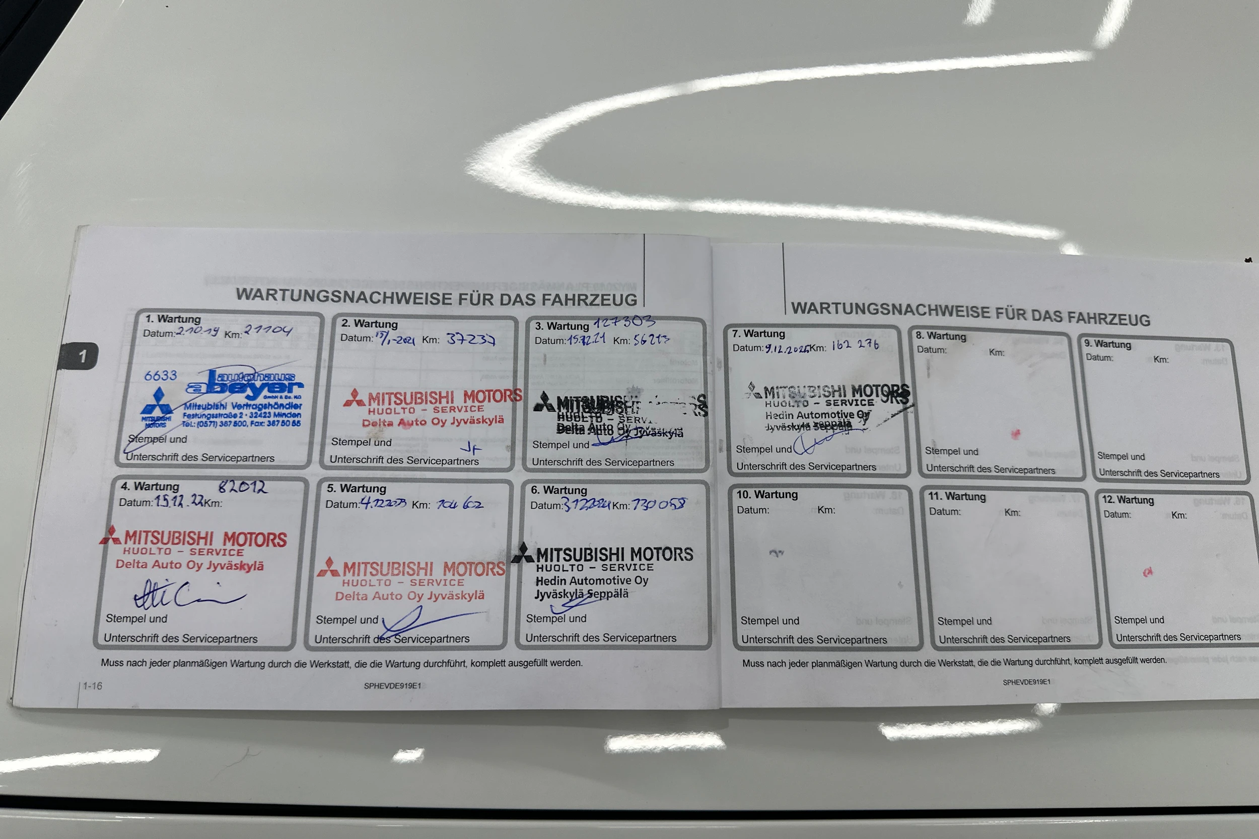 valkoinen Mitsubishi Outlander 2018 kuva 28.