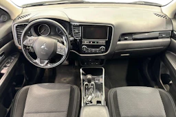 sininen Mitsubishi Outlander 2019 kuva 7.