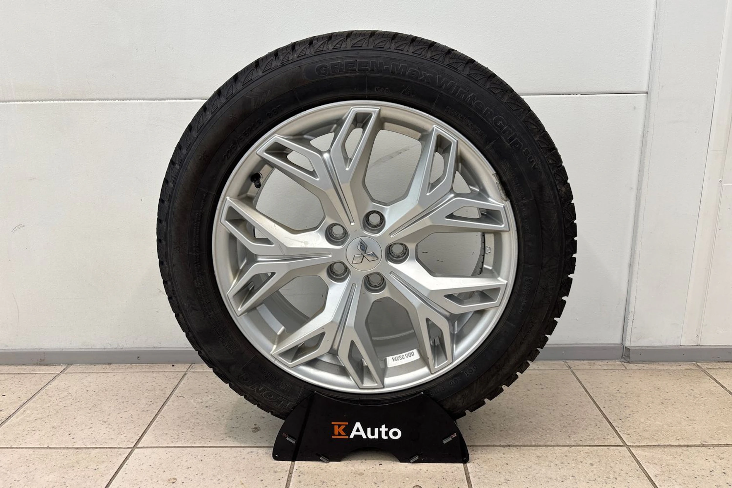 sininen Mitsubishi Outlander 2019 kuva 11.