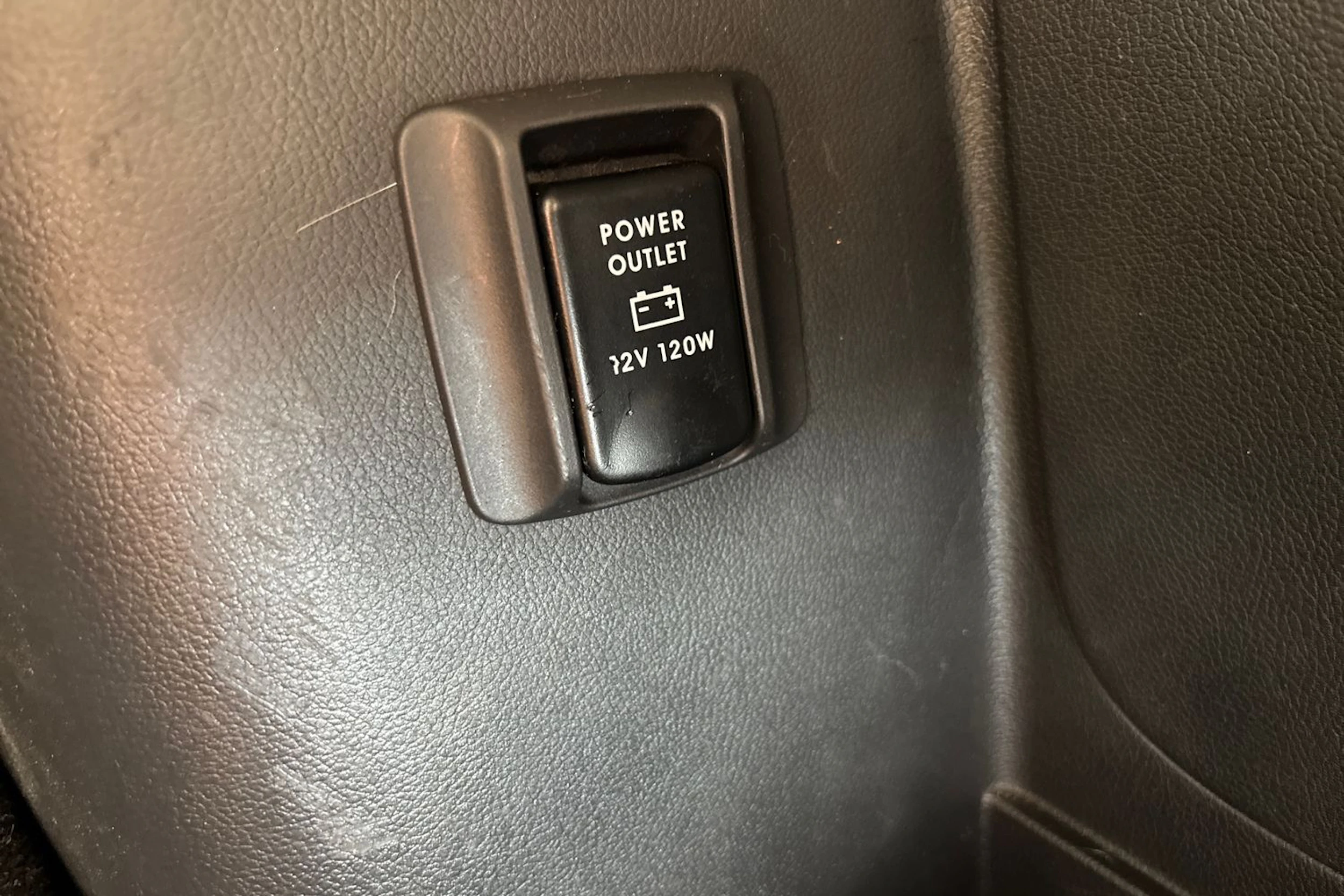 sininen Mitsubishi Outlander 2019 kuva 15.