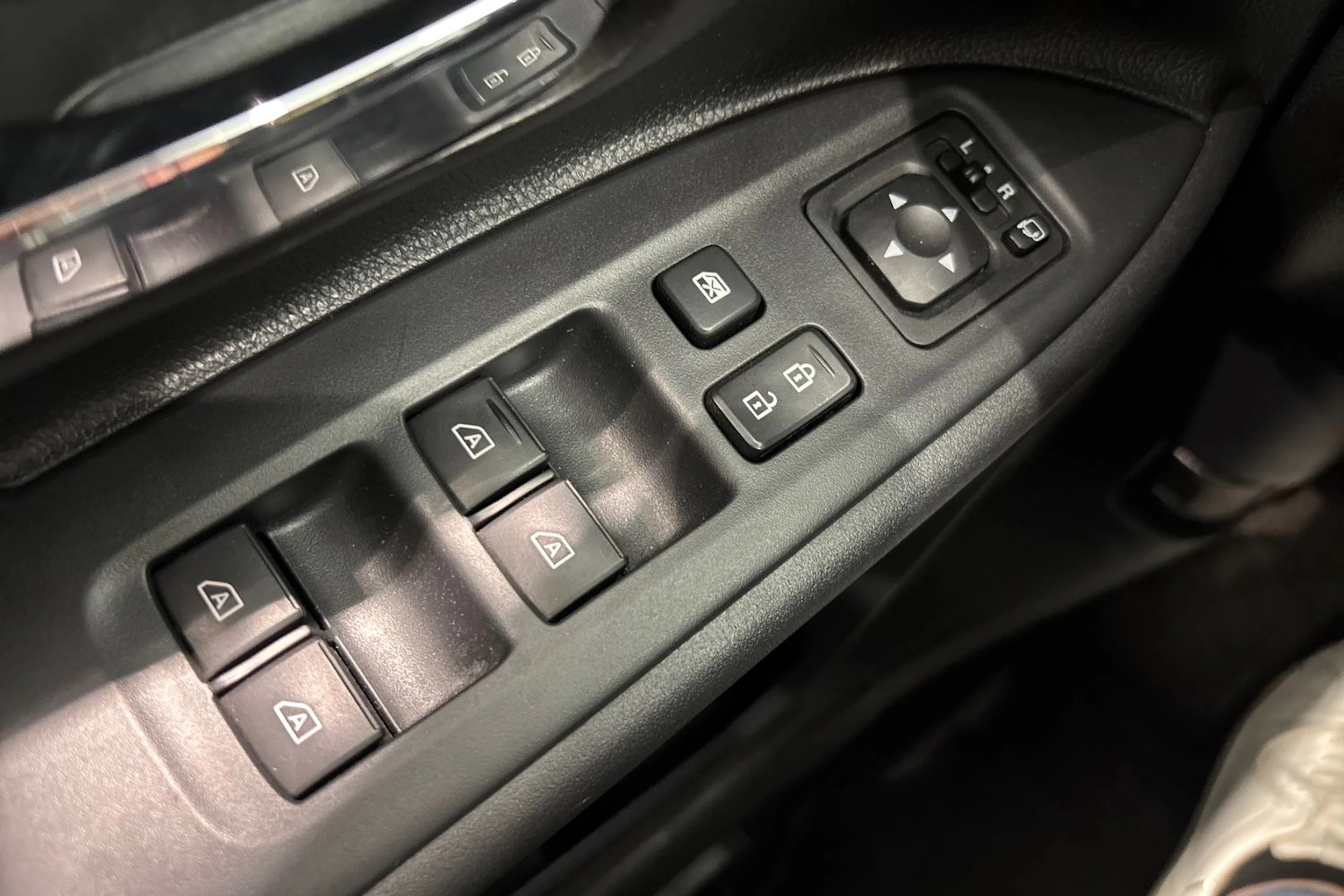sininen Mitsubishi Outlander 2019 kuva 19.