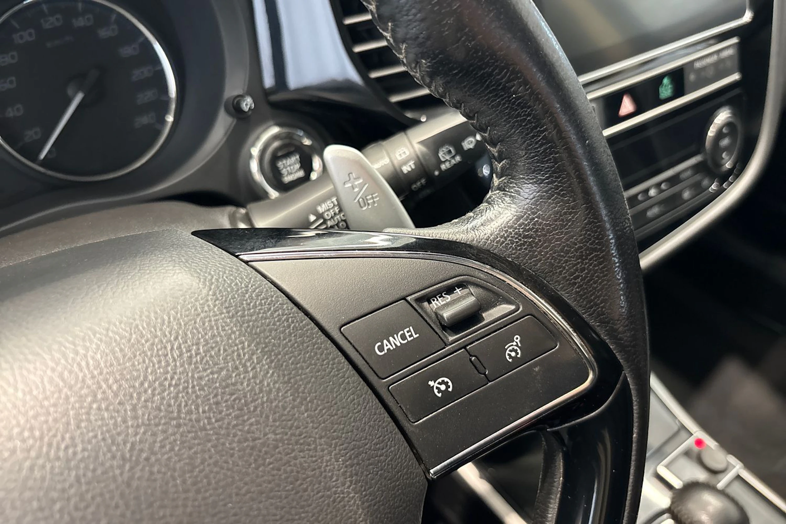 sininen Mitsubishi Outlander 2019 kuva 23.