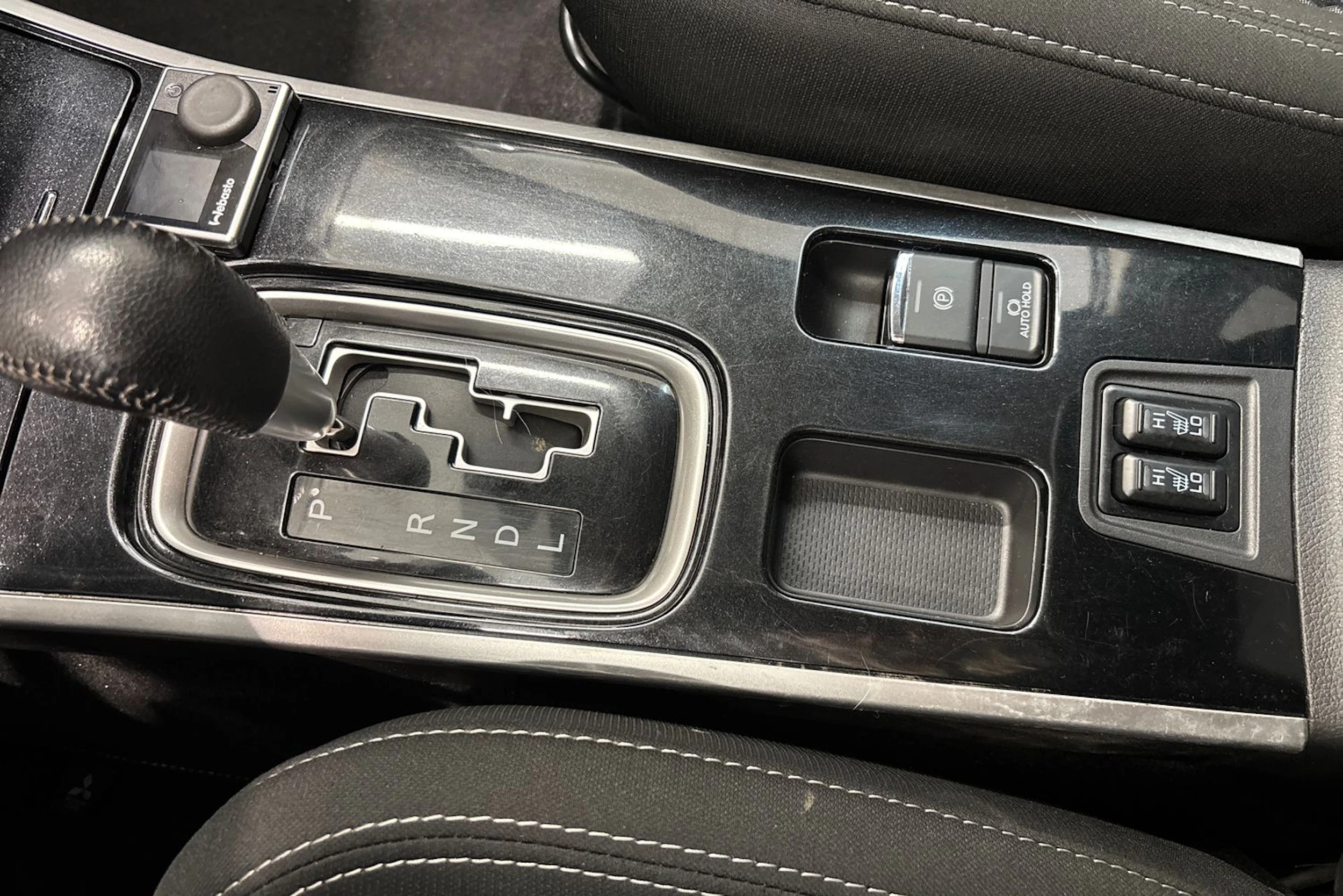 sininen Mitsubishi Outlander 2019 kuva 24.