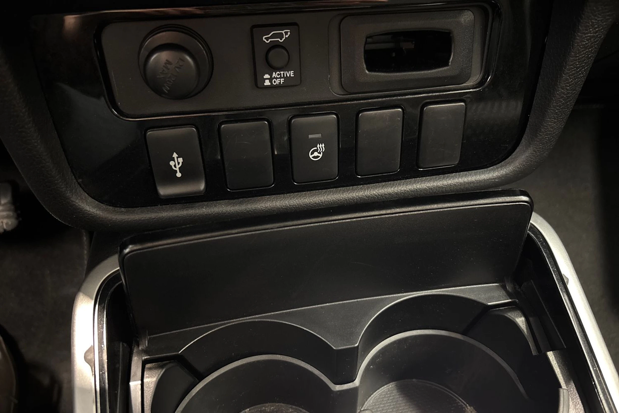 sininen Mitsubishi Outlander 2019 kuva 25.