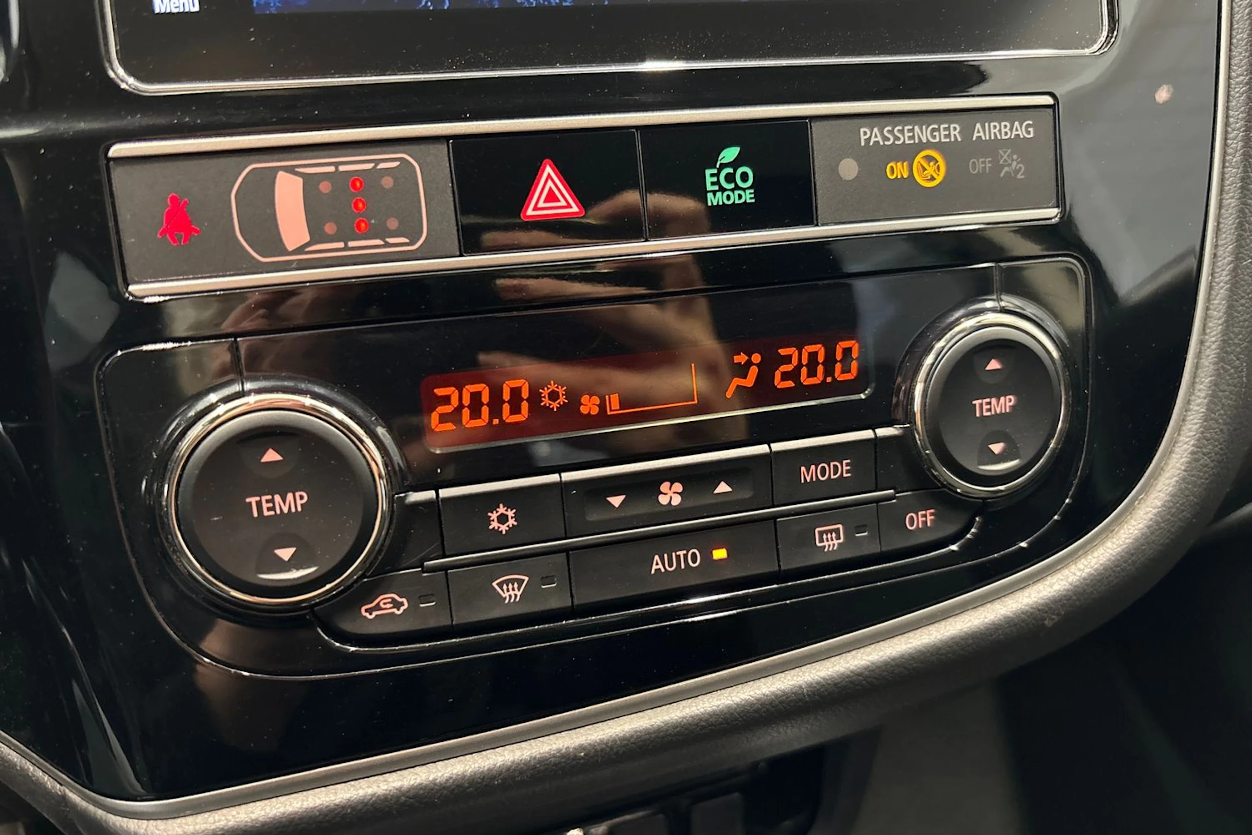 sininen Mitsubishi Outlander 2019 kuva 26.