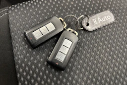 sininen Mitsubishi Outlander 2019 kuva 30.