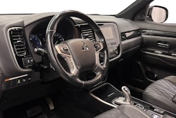 harmaa Mitsubishi Outlander 2019 kuva 7.