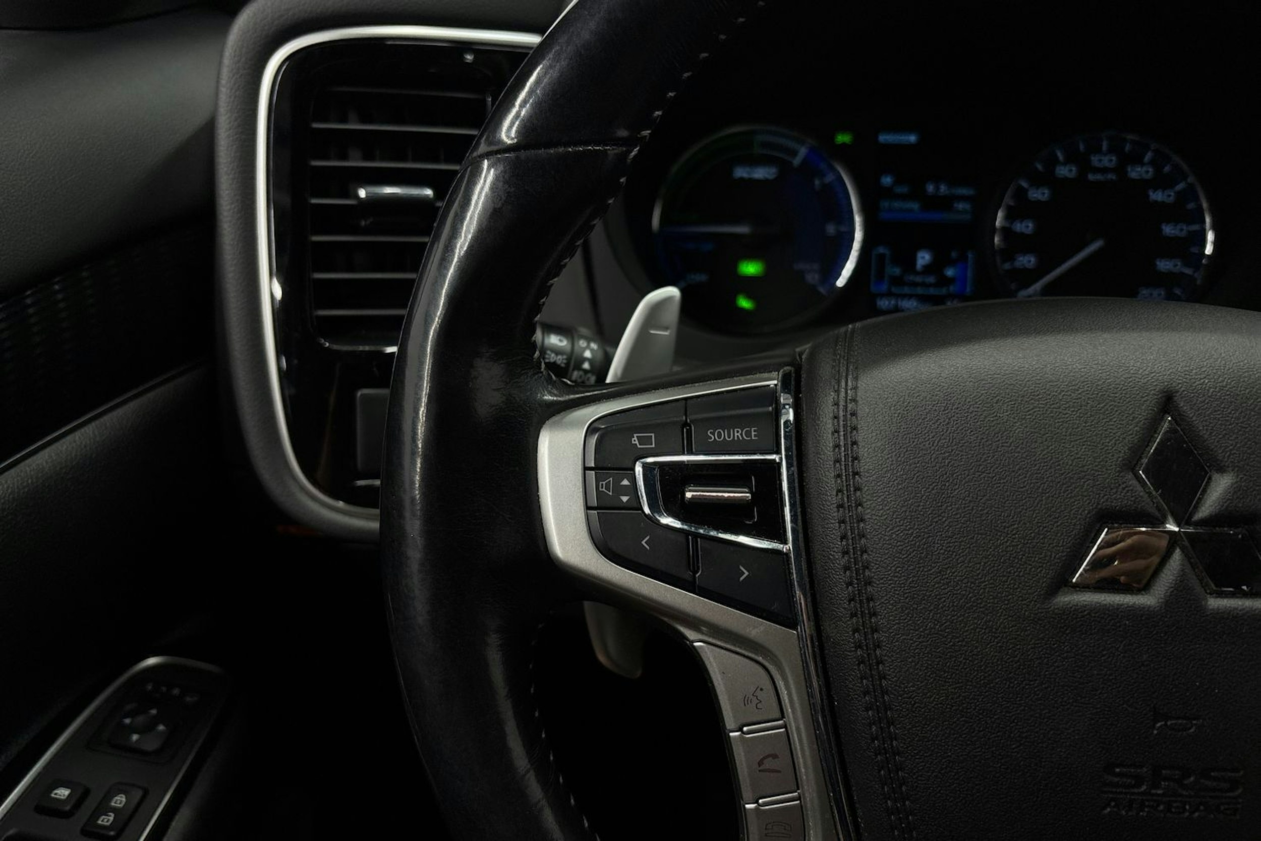 harmaa Mitsubishi Outlander 2019 kuva 20.