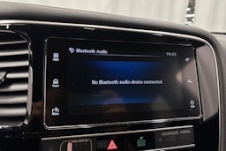 harmaa Mitsubishi Outlander 2019 kuva 24.
