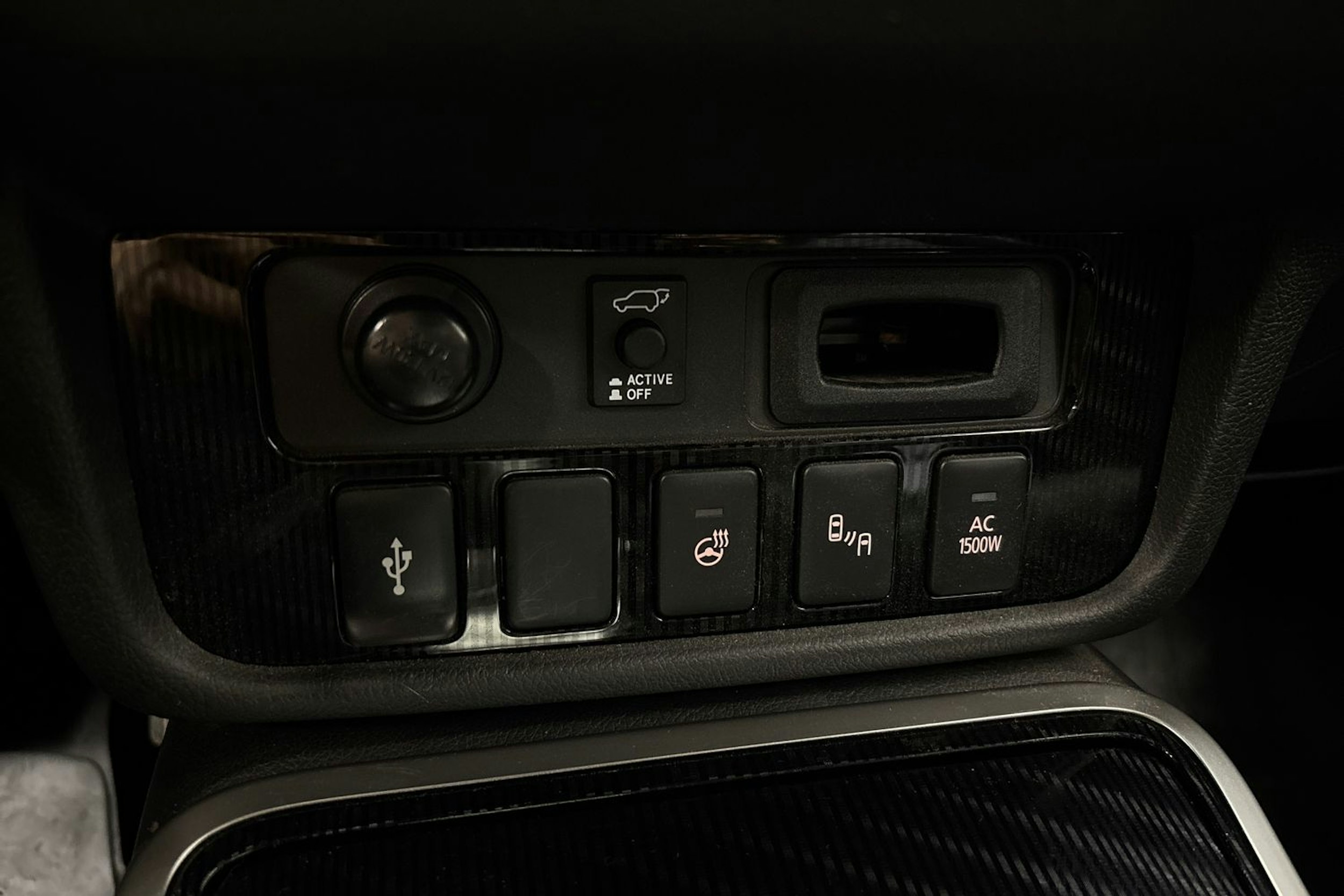harmaa Mitsubishi Outlander 2019 kuva 25.