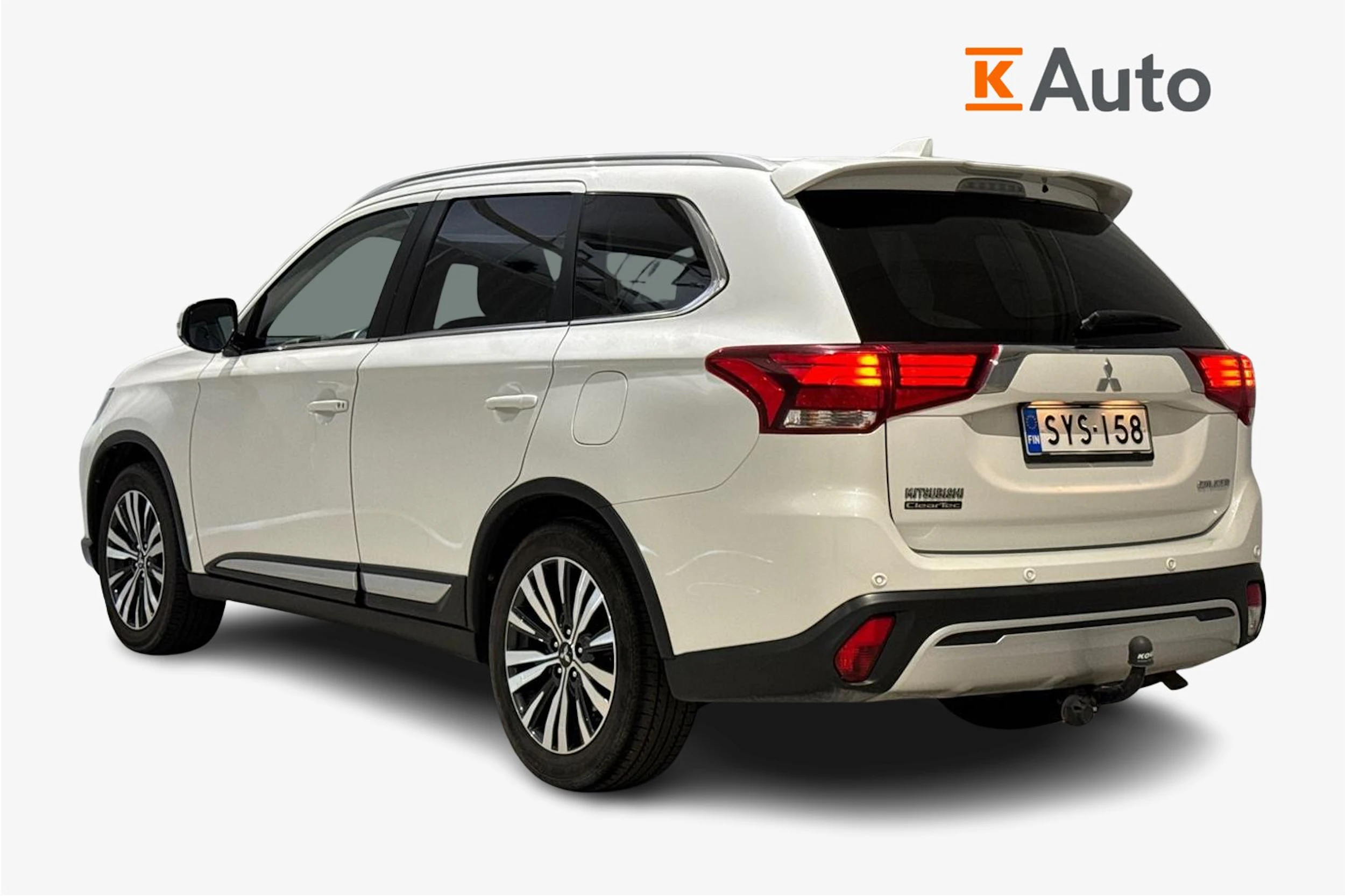 valkoinen Mitsubishi Outlander 2019 kuva 2.