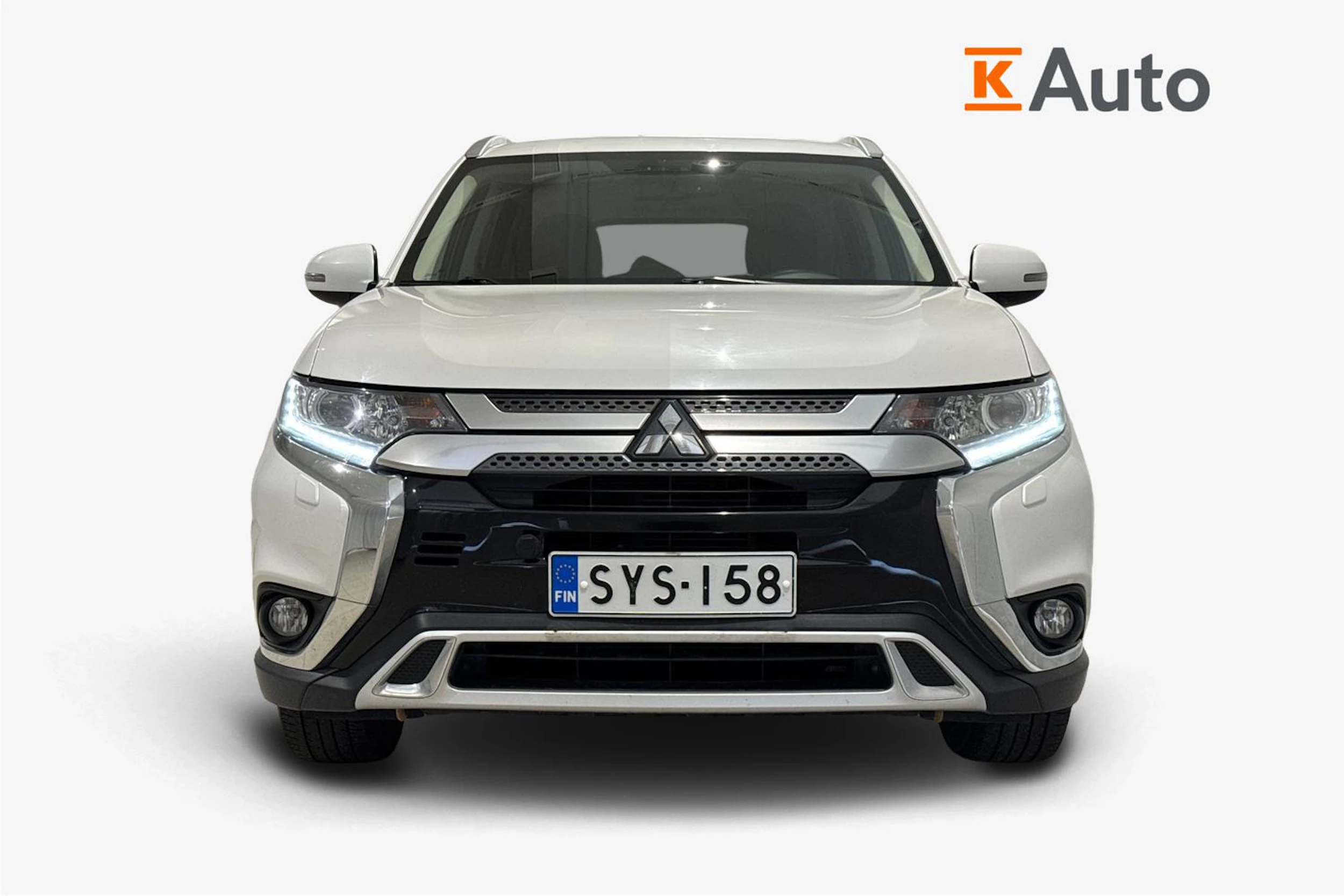 valkoinen Mitsubishi Outlander 2019 kuva 4.