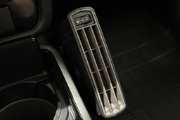 valkoinen Mitsubishi Outlander 2019 kuva 25.