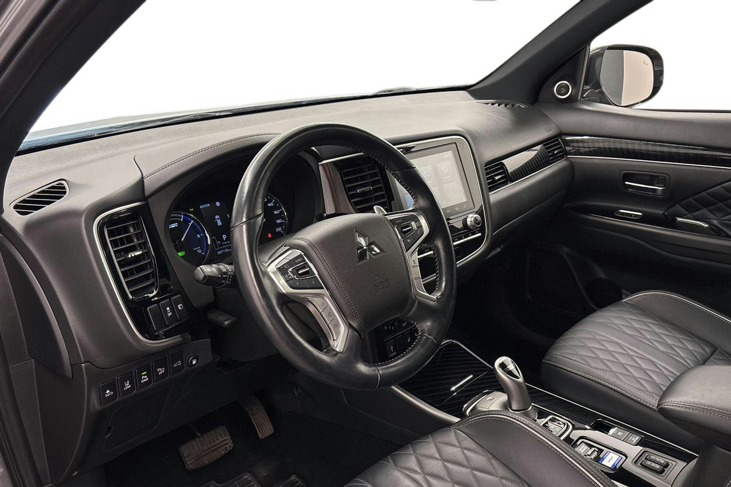 Harmaa Mitsubishi Outlander 2020 kuva 7.