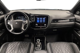 Harmaa Mitsubishi Outlander 2020 kuva 9.