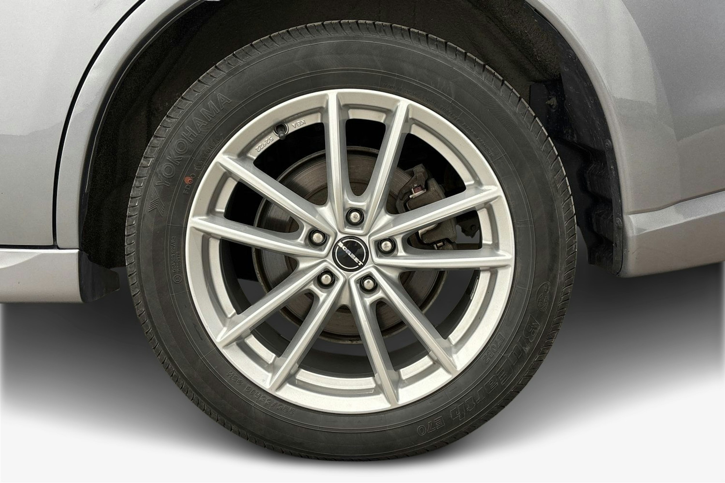 Harmaa Mitsubishi Outlander 2020 kuva 11.