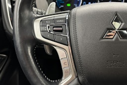 Harmaa Mitsubishi Outlander 2020 kuva 16.