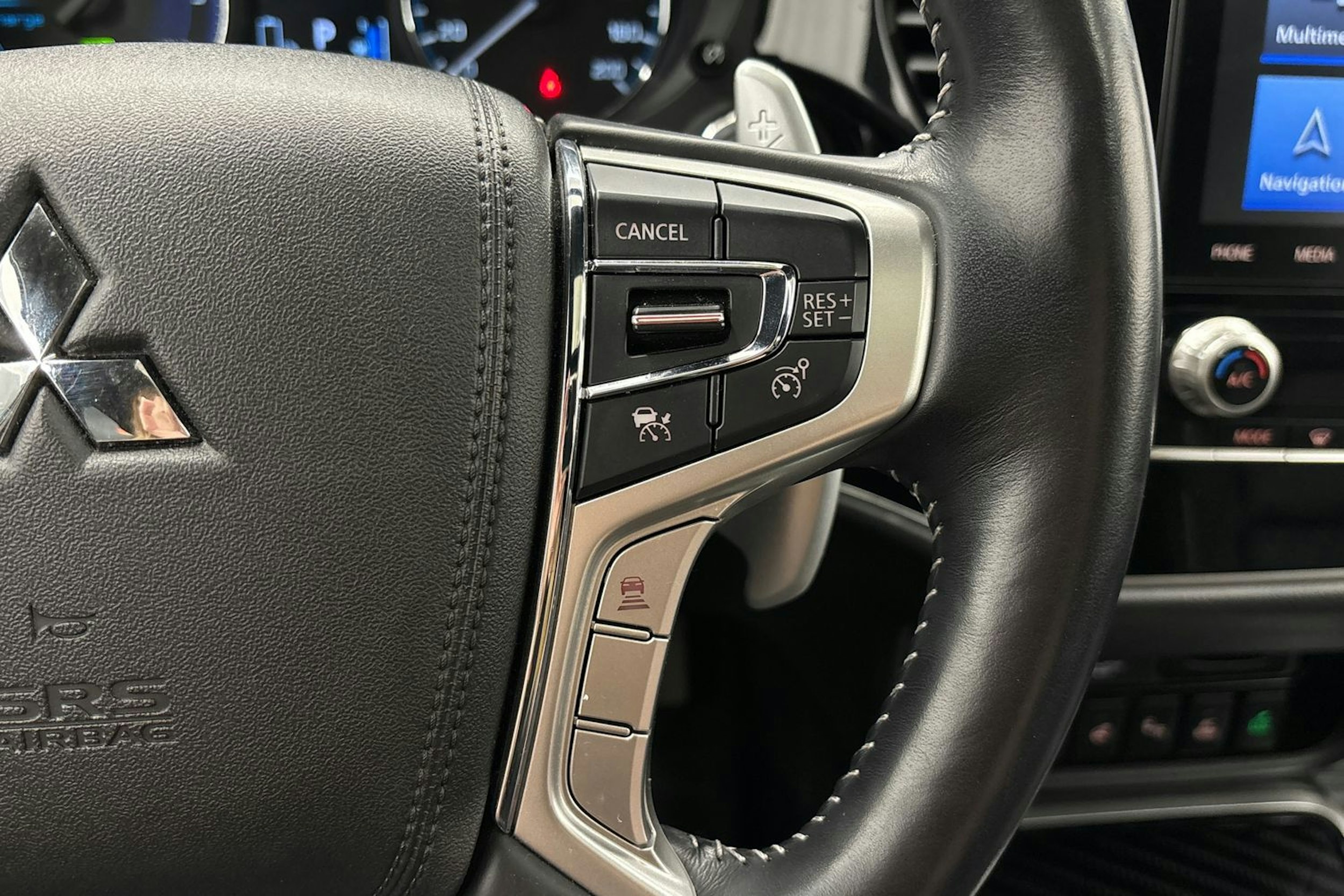 Harmaa Mitsubishi Outlander 2020 kuva 17.