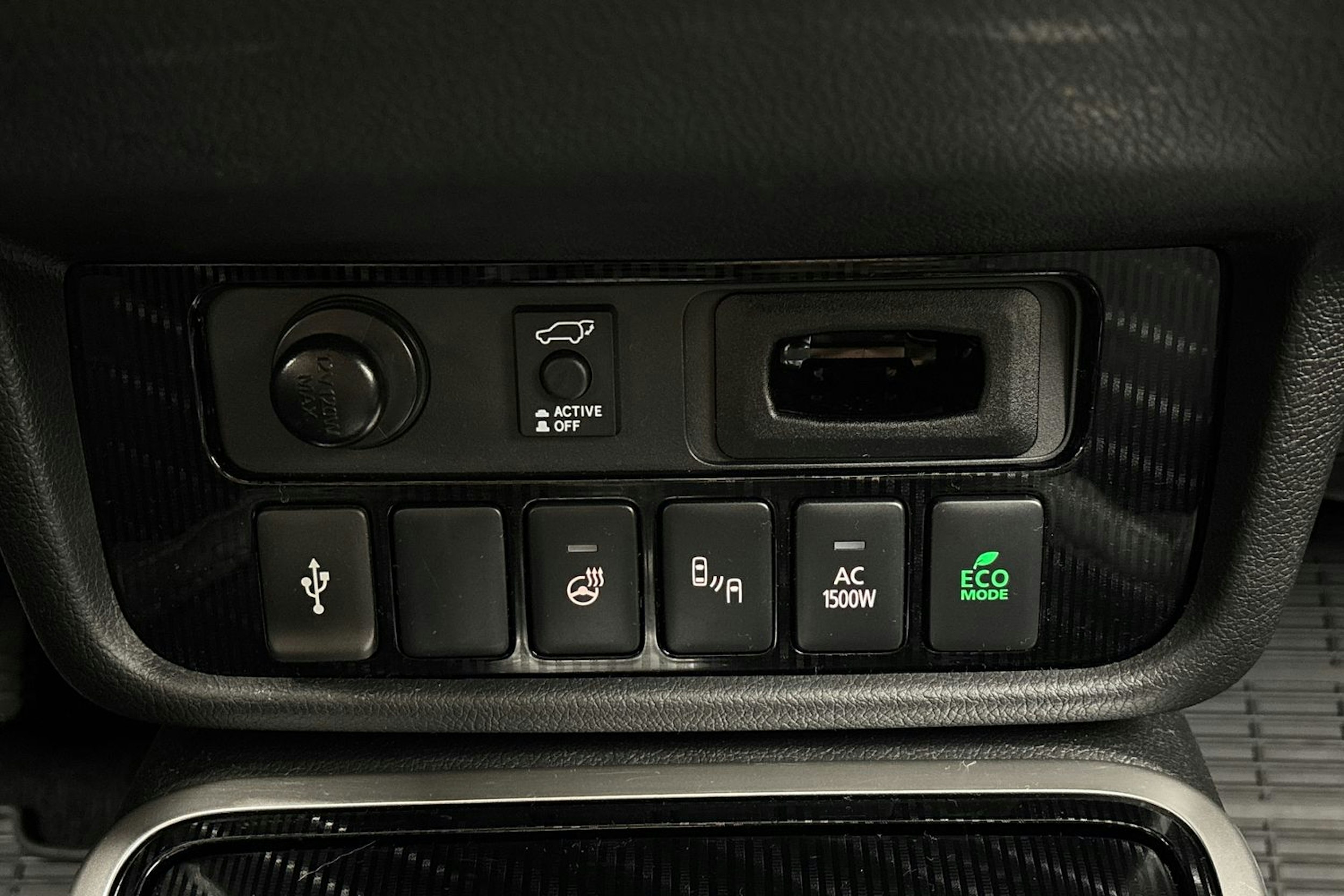 Harmaa Mitsubishi Outlander 2020 kuva 22.