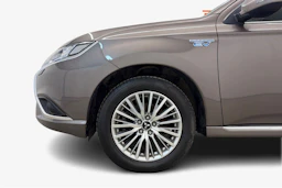 ruskea (beige) Mitsubishi Outlander PHEV 2020 kuva 9.