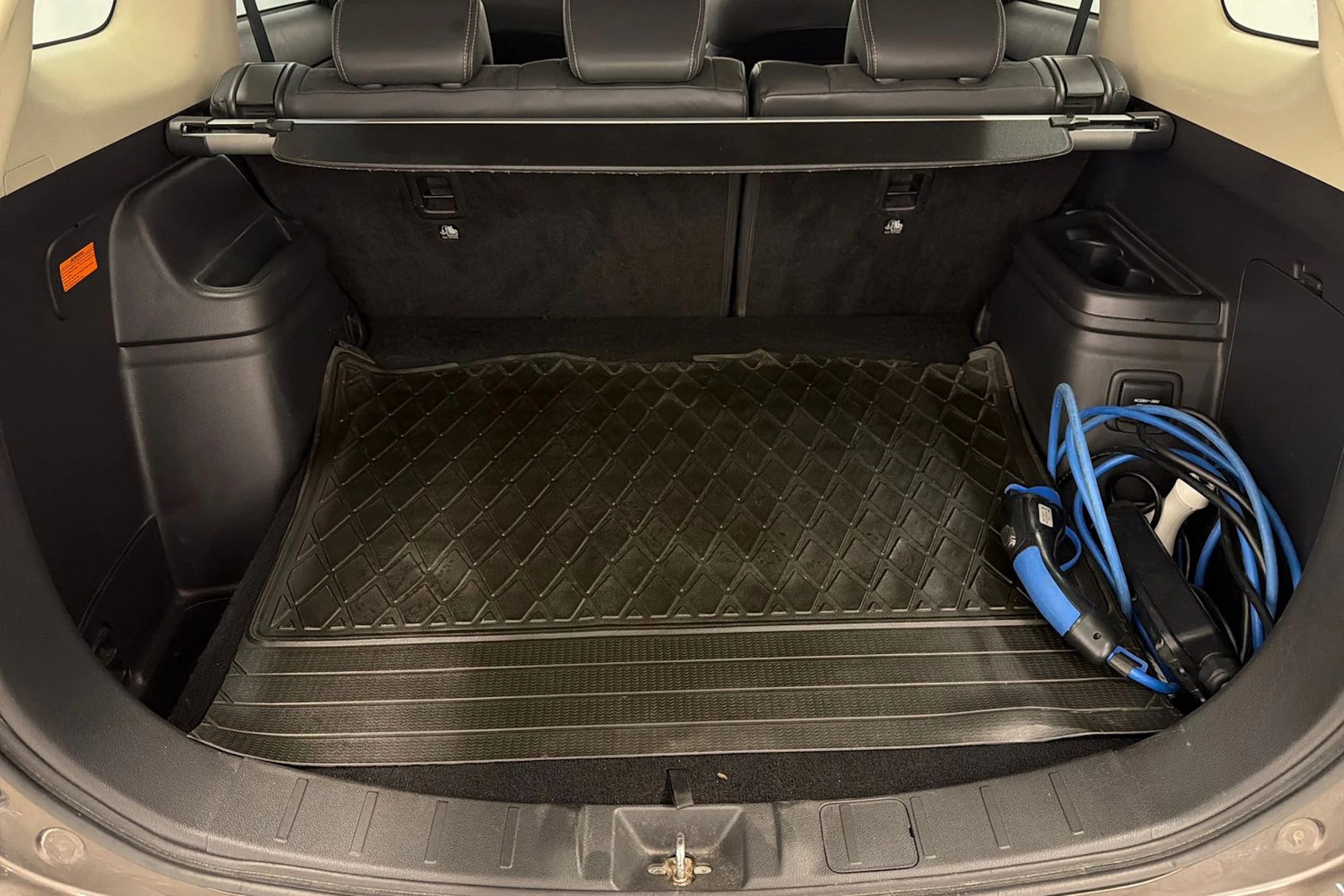 ruskea (beige) Mitsubishi Outlander PHEV 2020 kuva 13.