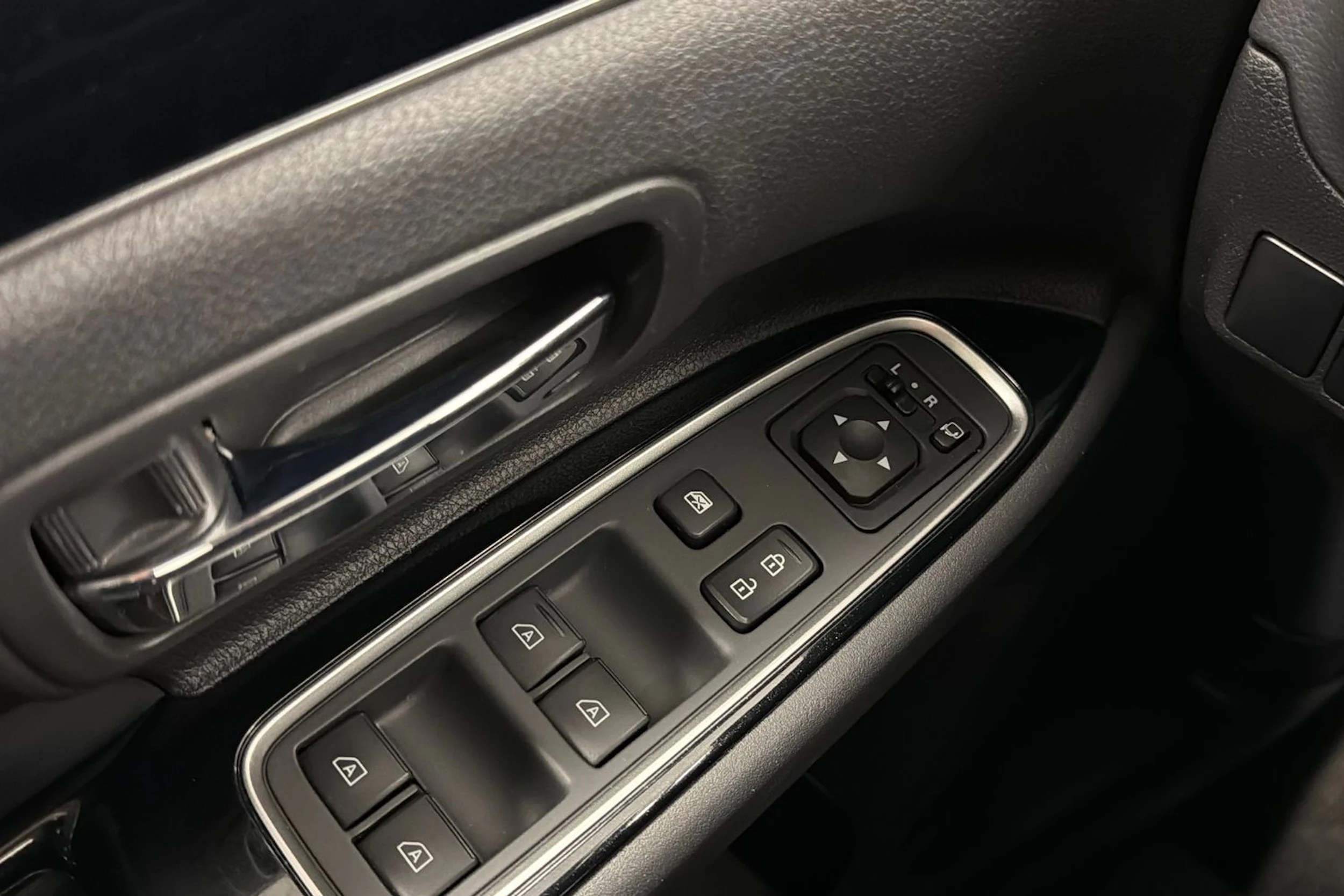 ruskea (beige) Mitsubishi Outlander PHEV 2020 kuva 16.